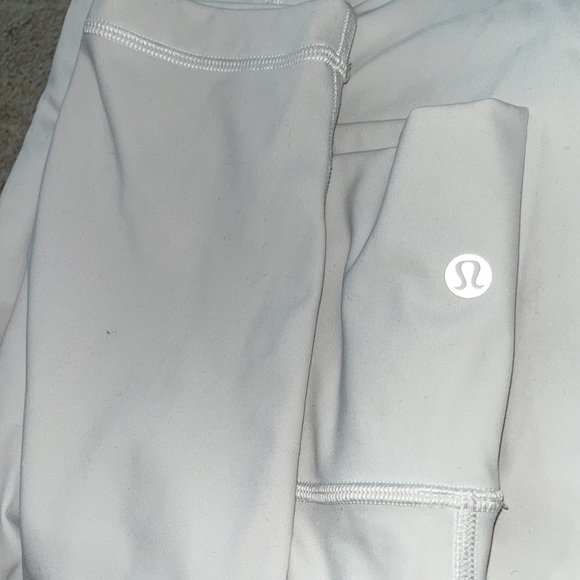 Lululemon Wunder Under White 10 Legging - Picture 2 of 3